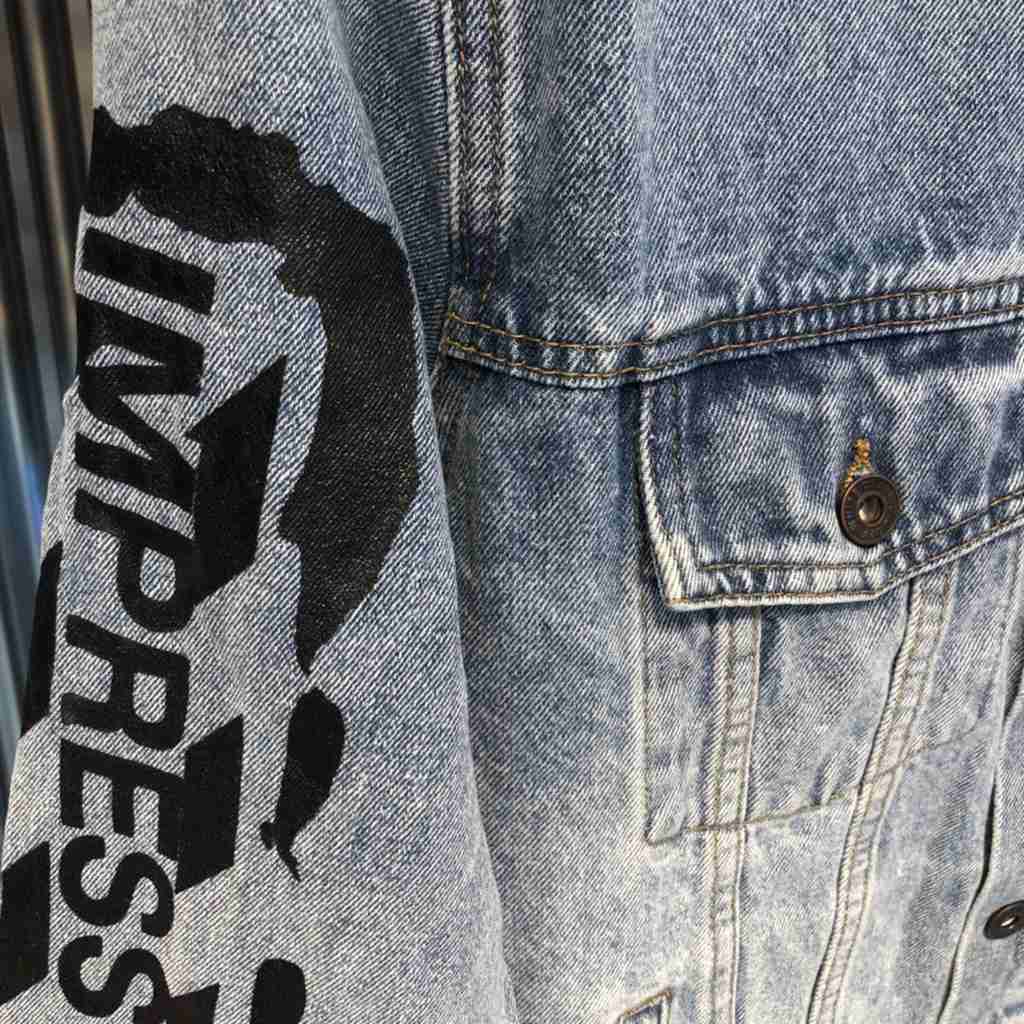 OFF WHITE